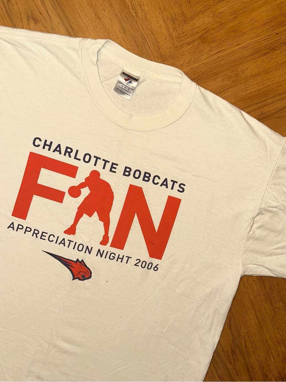 Vintage Charlotte Bobcats T-Shirt Size XL White "Fan Appreciation Night" 2006